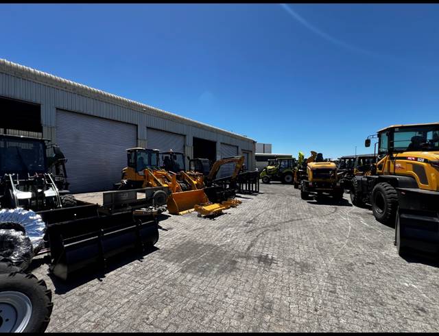 915M² WAREHOUSE TO LET IN AIRPORT INDUSTRIA
